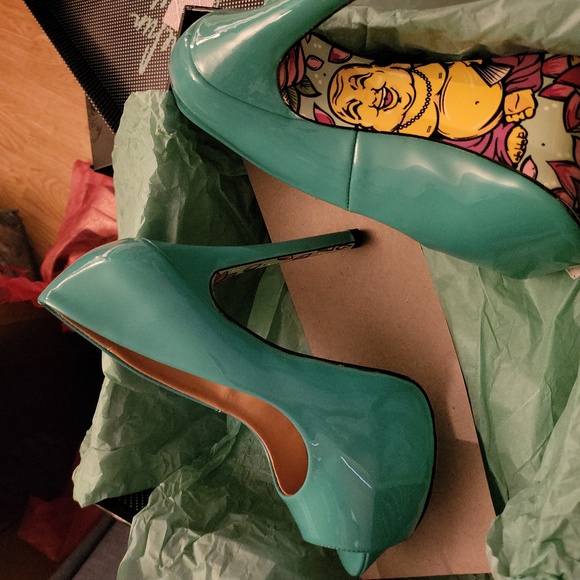 taylorsays seafoam green patent leather peep toe pumps size 6 - Picture 5 of 8